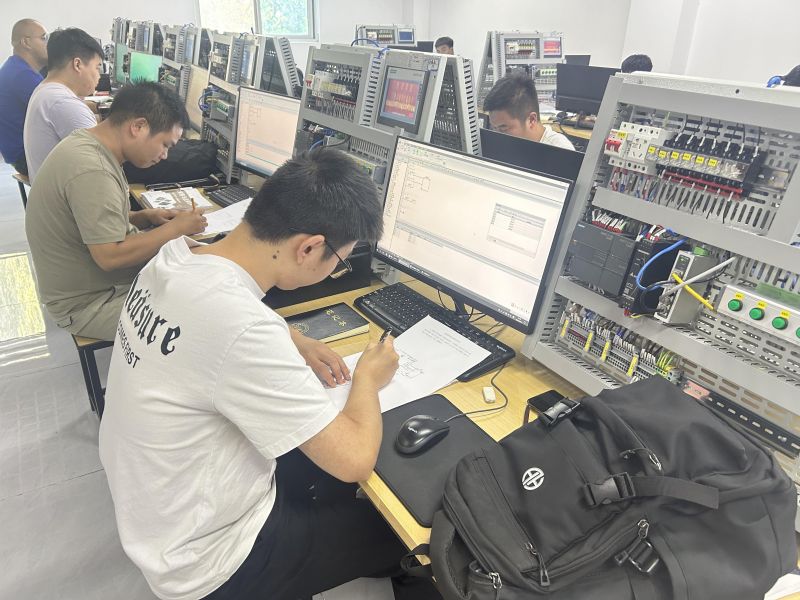 学员PLC编程200smart周测实拍